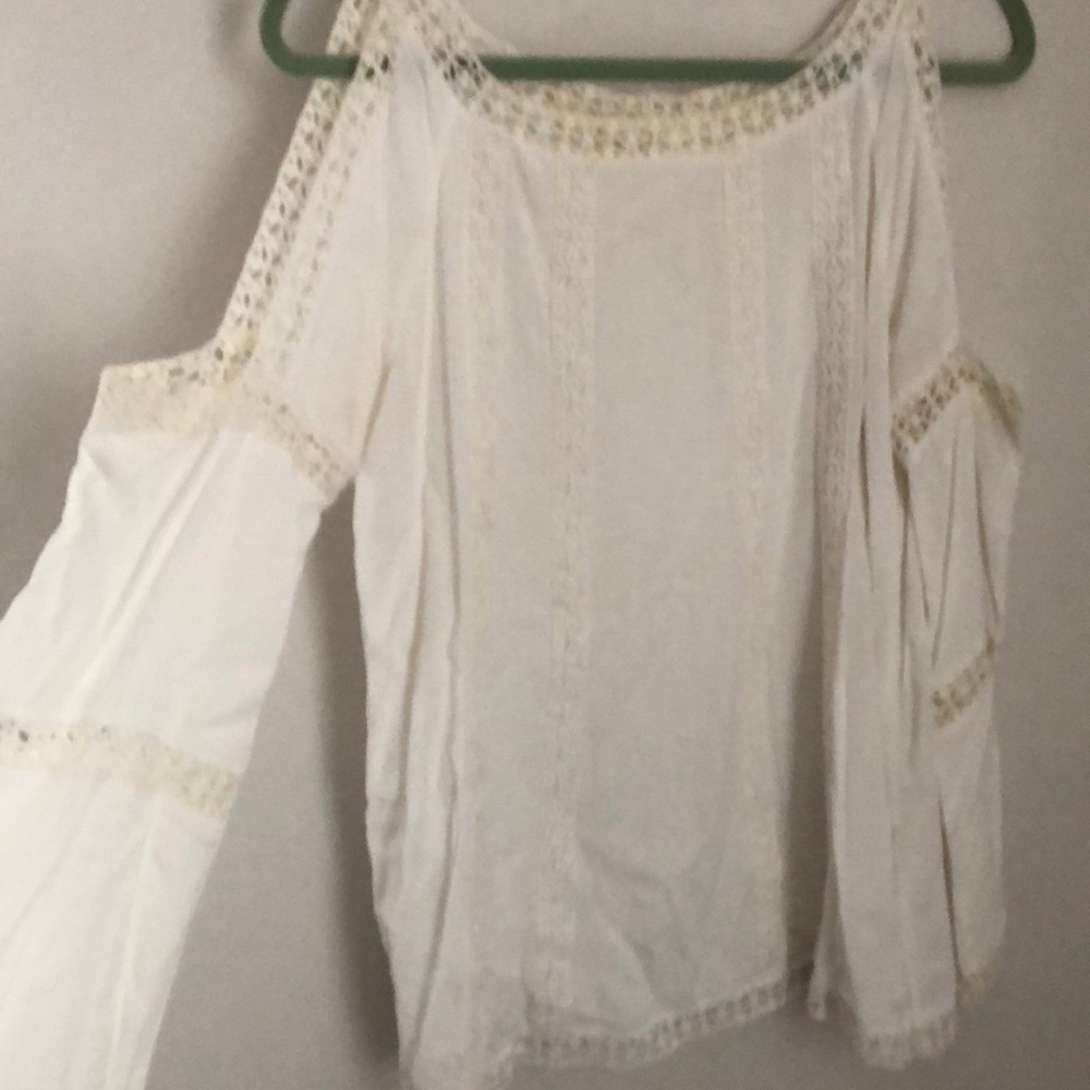 Bell sleeves white shirt with shoulder cut outs